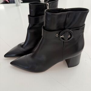 Gianvito Rossi Pointed Toe Black Leather Ankle Boots Block Heel